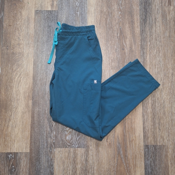 FIGS Teal Yola Mid-Rise Cargo Straight Leg Scrub Pants, Size XS - Picture 2 of 7